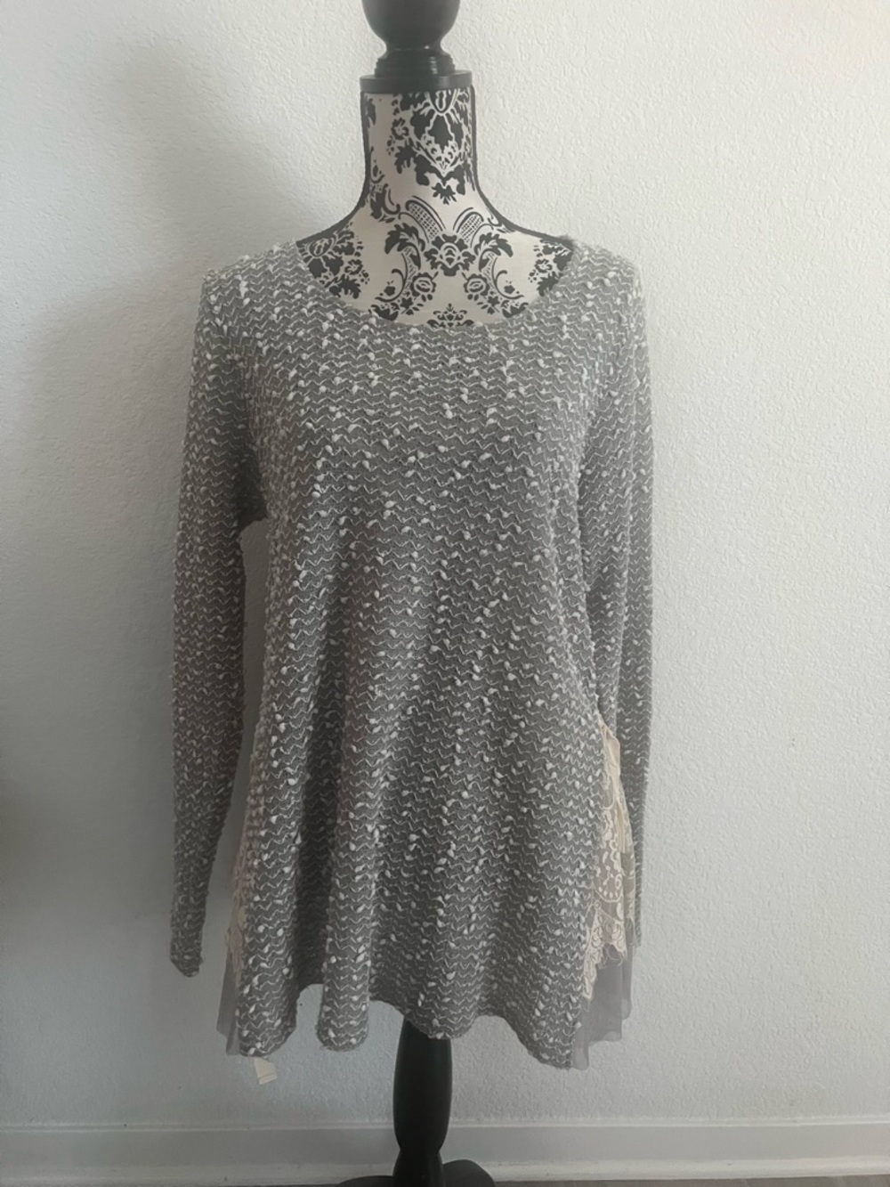 Anthropologie A’Reve Gray Knit Sweater Lace Side Panels Asymmetrical Hem Size L